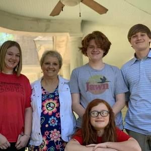 Meet your Posher, Elaine